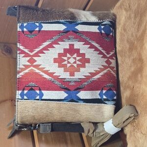 P&G Cowhide Carry Weapon Concealed Genuine Leather Crossbody NWT